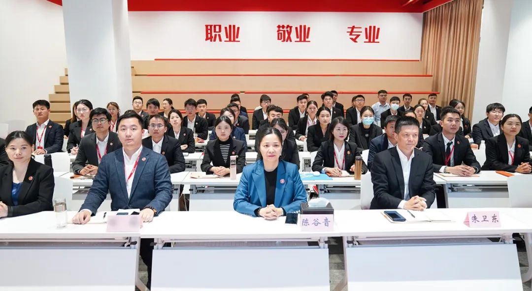 樹立項(xiàng)目為王，打造招大引強(qiáng)“強(qiáng)磁場(chǎng)”！5月上旬，集團(tuán)共28個(gè)優(yōu)質(zhì)投資選址項(xiàng)目通過評(píng)估！